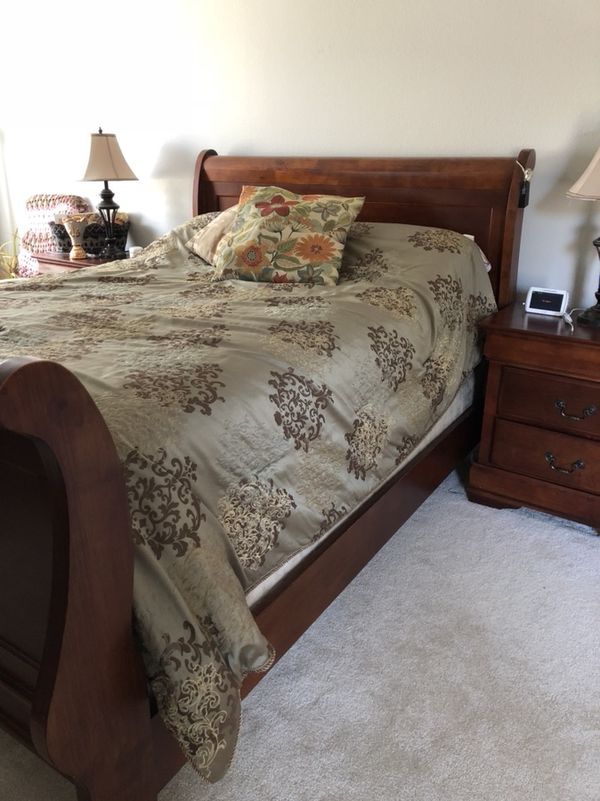 Queen Bedroom Set Cherry Wood Make Offer Furniture In Tigard Or Queen Bedroom Set Cherry Wood Make Offer Furniture In Tigard Or Offerup