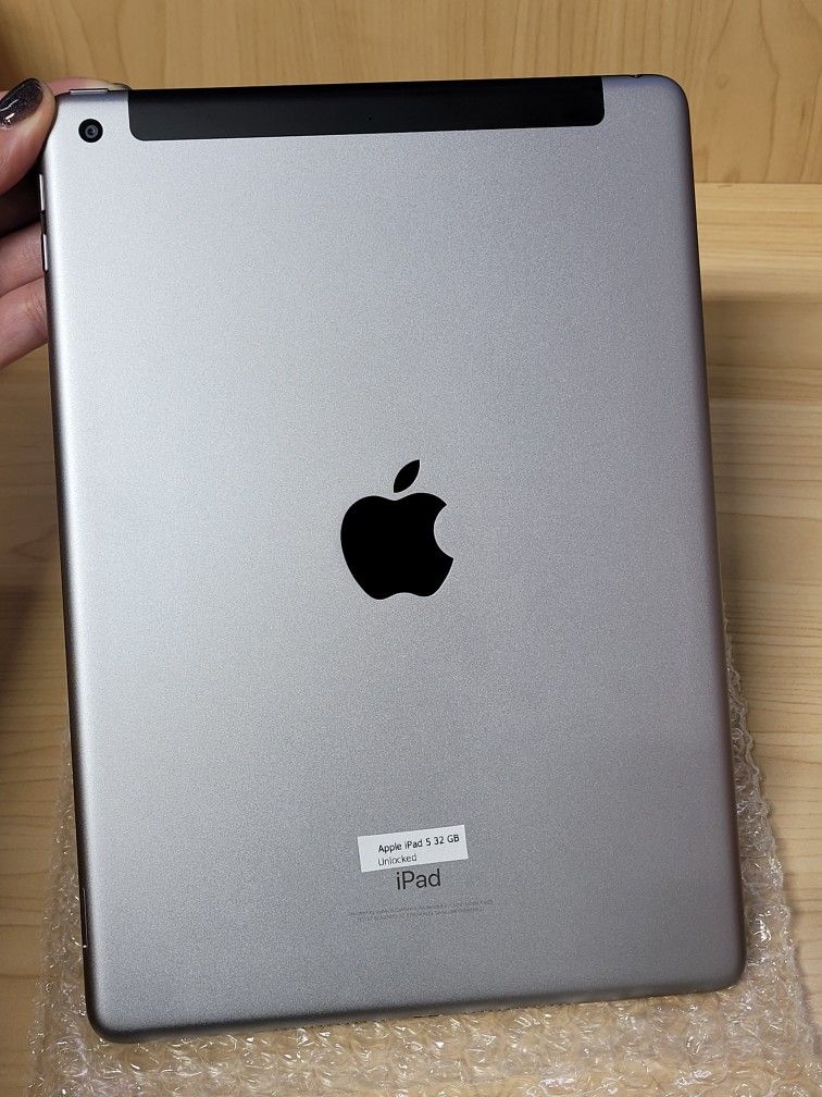 Ipad 5 WiFi & Unlocked. Firm Price. El Precio Es Firme.