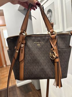 Michael Kors MK Signature Tote Bag