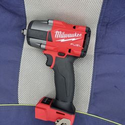 Milwaukee M18 FUEL 1/2Impact Wrench with Friction Ring