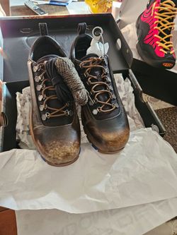 👟 For 👫