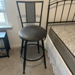 Tall Chair /Metal Swivel Counter Height Stool