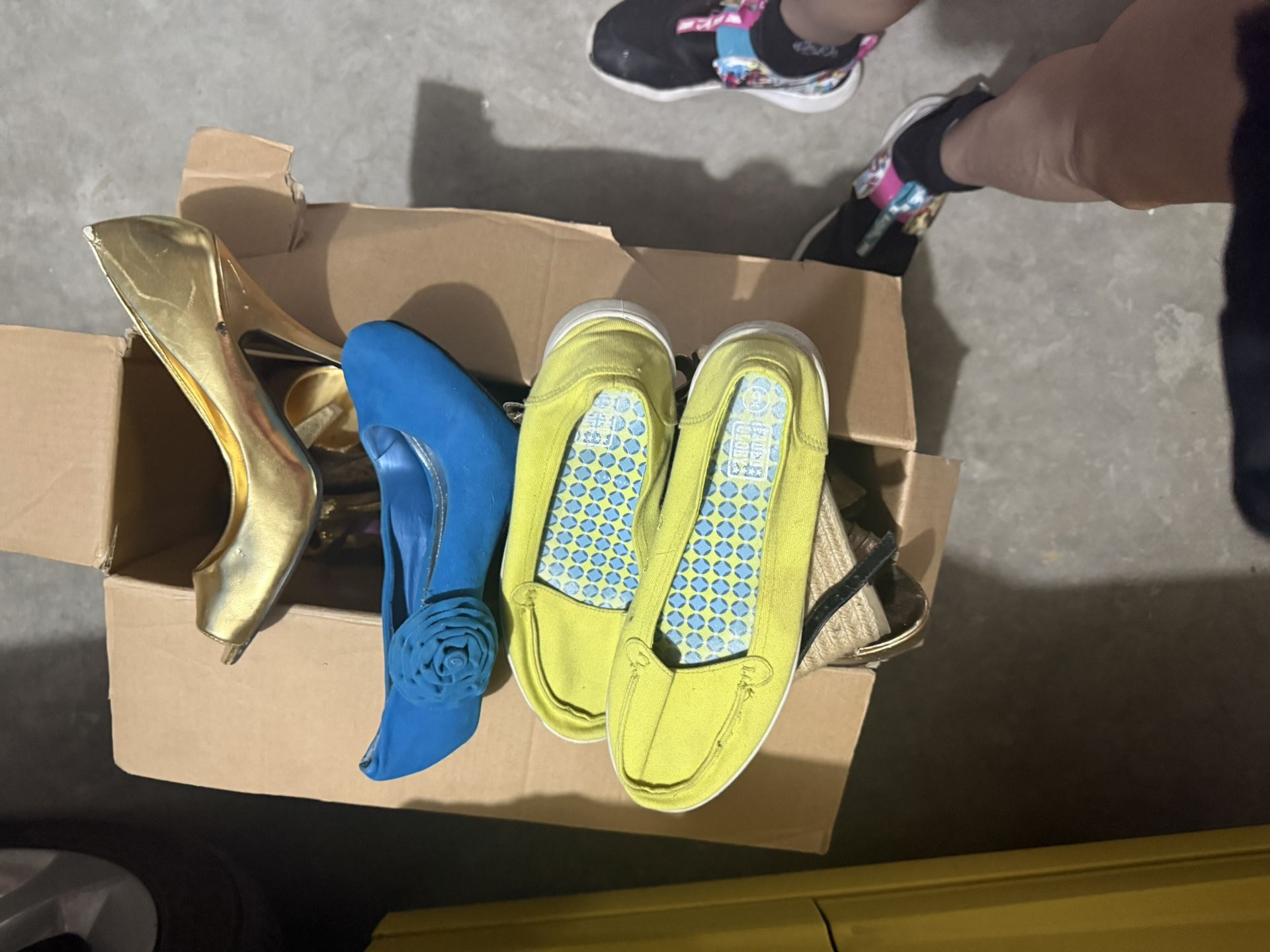 Bundle SALE!! Zaragoza Off Edgemere Must Pick Up!!