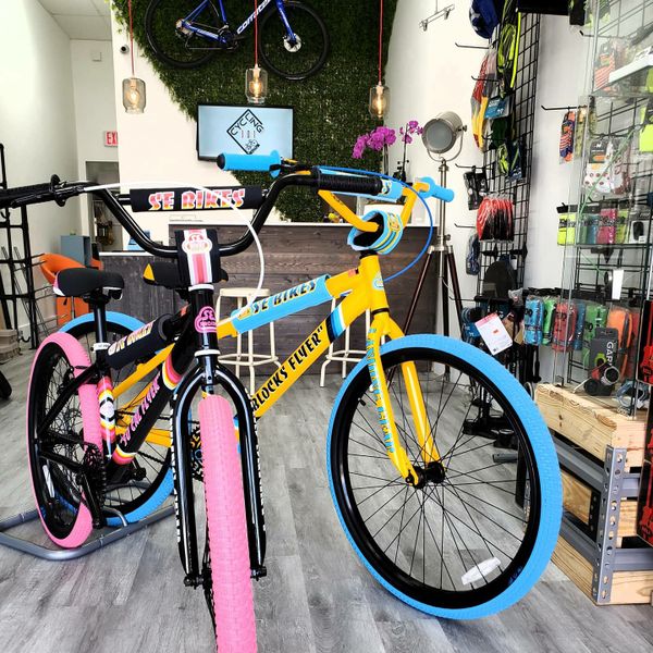 SE Bikes So Call Fly 24" Pink BMX Bike for Sale in Miami, FL OfferUp