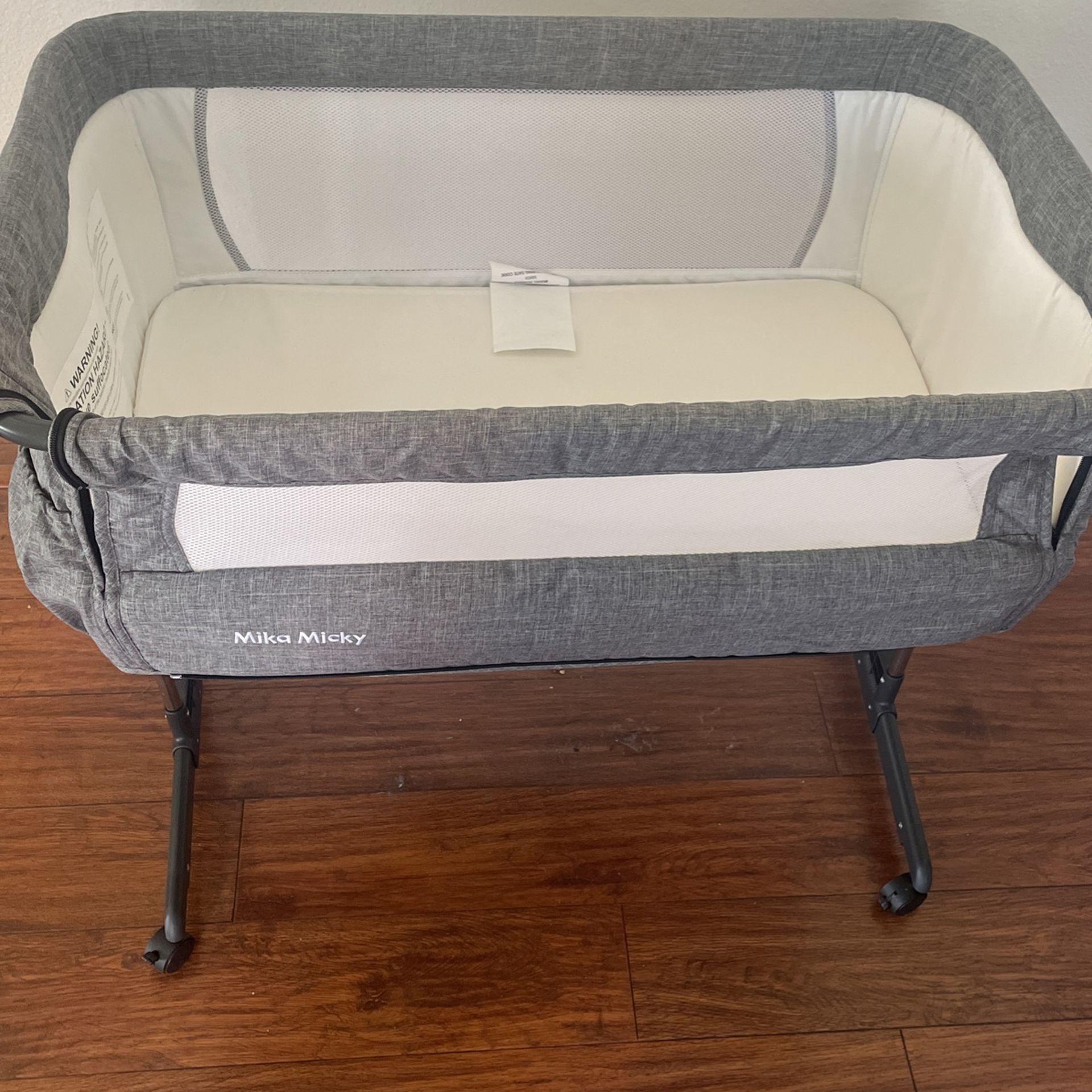 Mika micky Bassinet