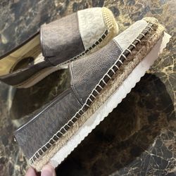 mk print brown , white