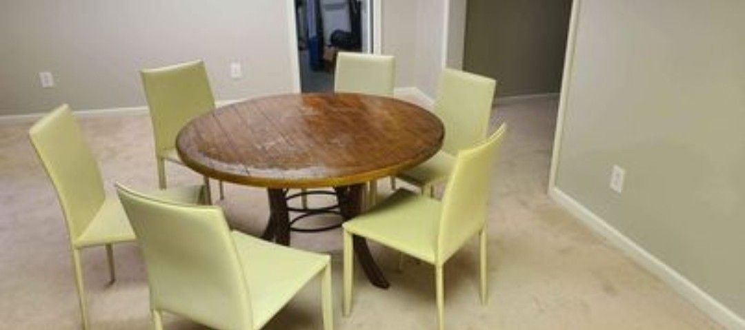 Breakfast Table with 6 Chairs