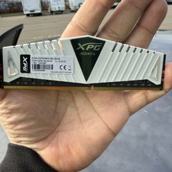 16GB DDR4 XPG ADATA RAM  (2)