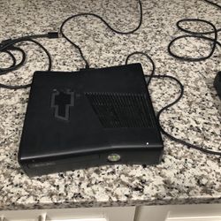 Xbox 360 W/Kinect Sensor (works Great All Cords Included)