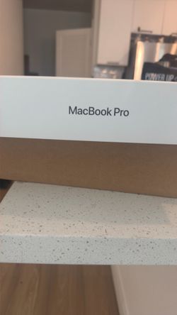 APPLE MACBOOK 14INCH M5