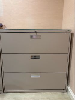 3 Drawer Filing Cabinet (NEED GONE!)