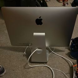 21.5 inch iMac desktop computer. Best use for parts to create the computer you desire.
