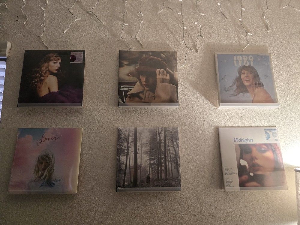 6 "Taylor Swift" Vinyls
