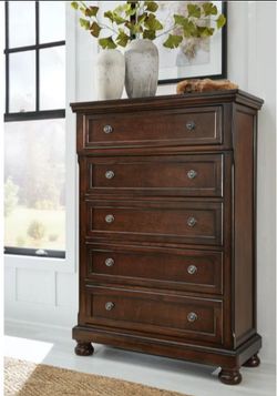 5 Drawer Chest + 2 Nightstands
