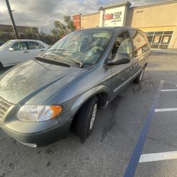 2007 Chrysler Town & Country