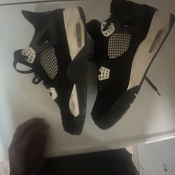 jordan 4 thunders