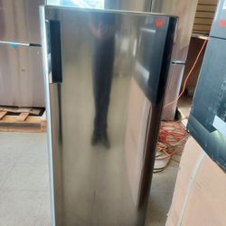 LG Mini Fridge 