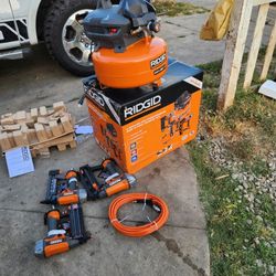 Exclusive
RIDGID
6 Gal. 150 PSI Electric Air Compressor with 25 ft. Hose, 18GA Brad Nailer, 16GA Finish Nailer and 18GA Finish Stapler
Questions & Ans