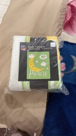 NFL Green Bay Packers Silk Touch Sherpa Throw