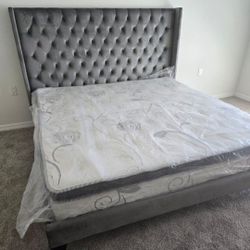 Queen Bed Frame With Mattress 