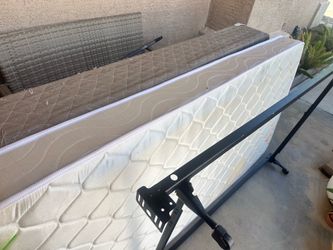 Twin bed
