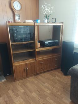 Entertainment center