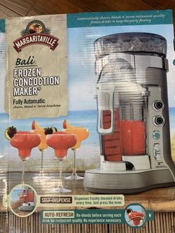 Frozen concoction maker