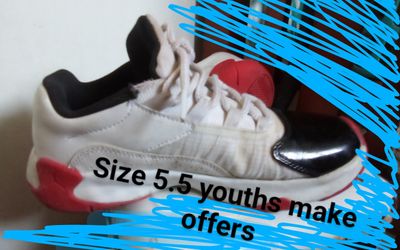 Youths Shoes 5.5 Size 