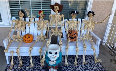 Posable Skeletons 5 Available 💀