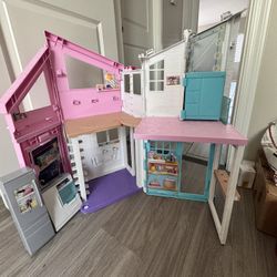 Barbie Dream House 