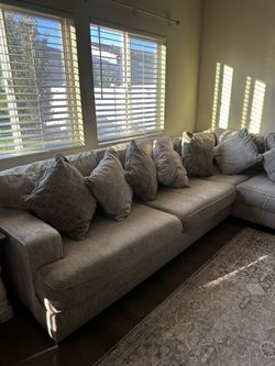 Ashley Rawcliffe 3-Piece Sectional