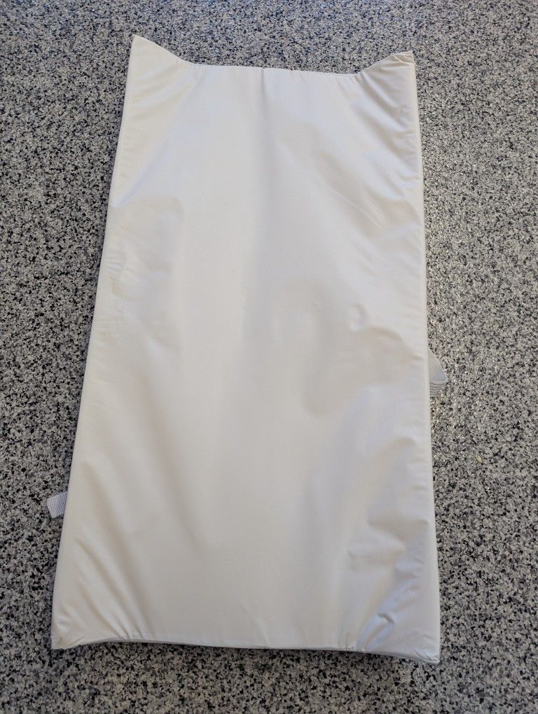Munchkin Contour Changing Pad
