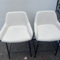 2 Chairs 