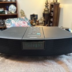 BOSE Wave Radio Model AWR1-1W  AM/FM, Alarm and Aux • Tested & Works • No Remote. A bit dim display 