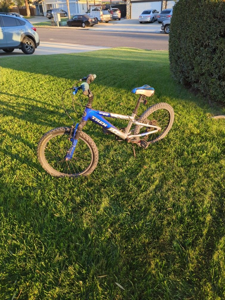 Kids Mountain Bike Trek MT60