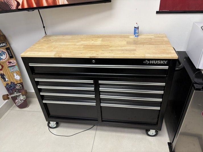 Husky 9 Drawer Tool Box Like New Used For 4 No Scratches Well Kept