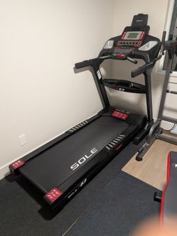 Sole Treadmill F63
