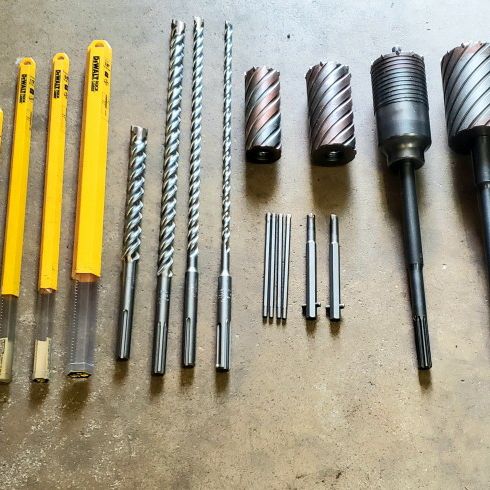 set of 4 coring bits 2"-2-1/2- 3"- 3-1/2 and 4 drill bits For concrete 1/2-5/8-3/4-and 1" inch all NEW for SDSMAX OR SPLINE DRILL