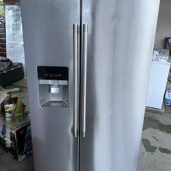 Maytag refrigerator 