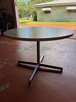 Round Pedestal Table Chrome Base