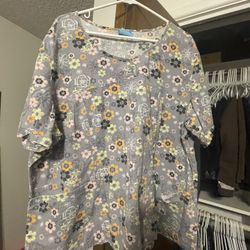 Scrubs Nursing Medical 2X lightly used. 