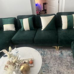 Luxury Emerald Green Sectional Sofa – Velvet, Like New, With Pillows