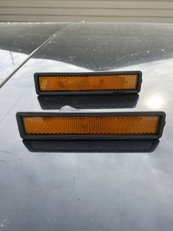 BMW e30 OEM side markers.