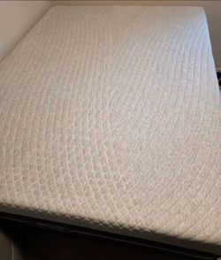 New Queen Beautyrest Black Mattress