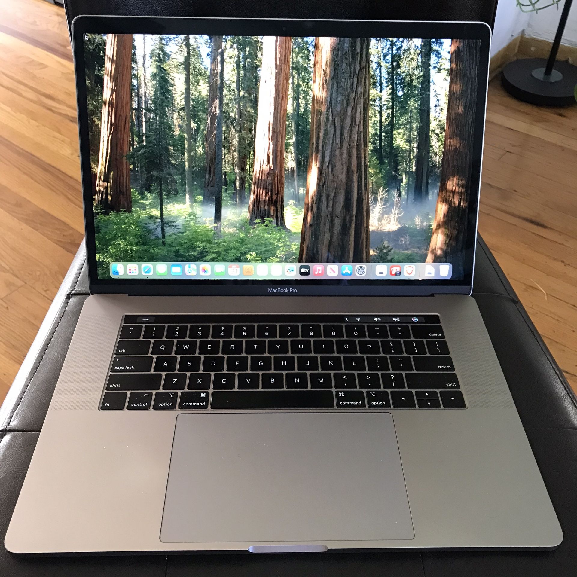 MacBook Pro Touch Bar 16”