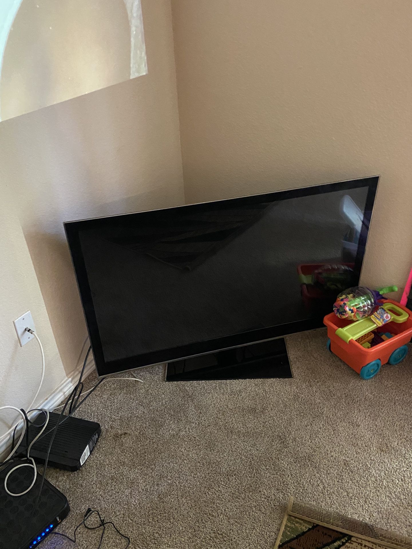50” LG TV HDMI PORTS OUT