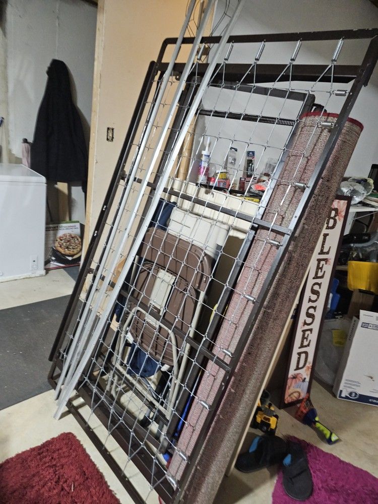 Twin Size Bed Frame Great Condition Folds Away