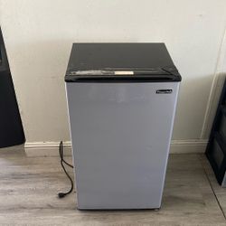 Refrigerator for sale