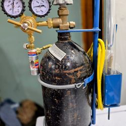 Nitrogen Tank & Uniweld sludge sucker Kit