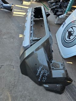 Toyota tacoma front bumper oem